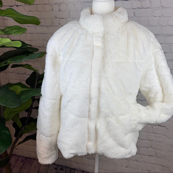Jackets & Blazers - Faux Fur Ivory Full Zip With High Neck Jacket NWOT